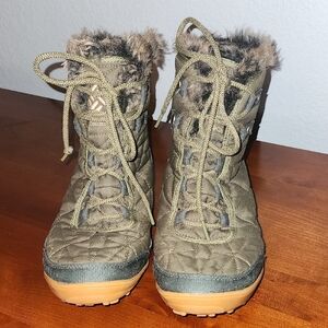 Columbia Women's Green Winter Boots